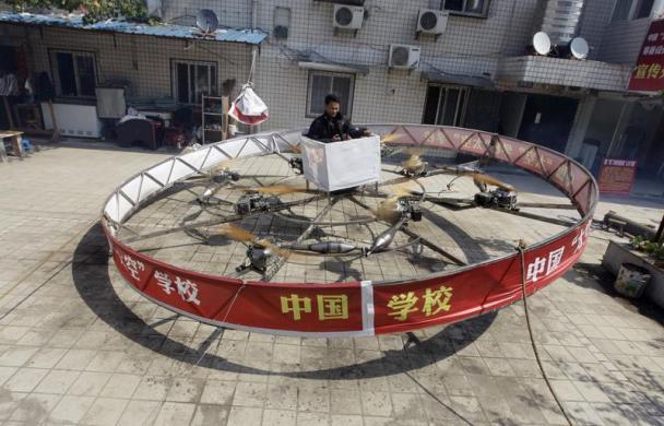 揭秘中国“草根”发明家：农民制造飞机潜艇