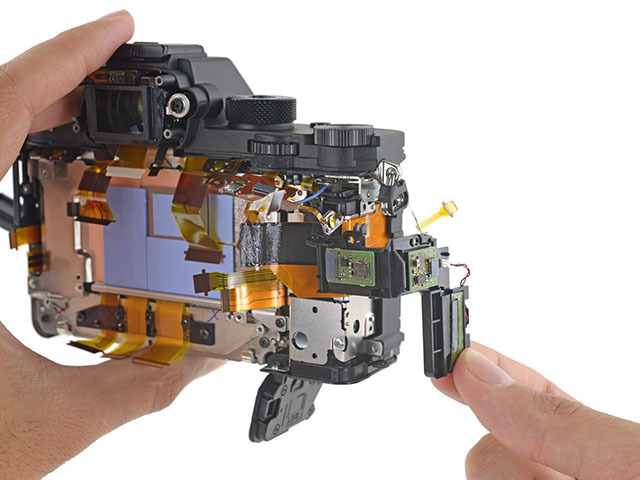 全画幅微单 索尼A7RII相机详细拆解 - 科技前沿