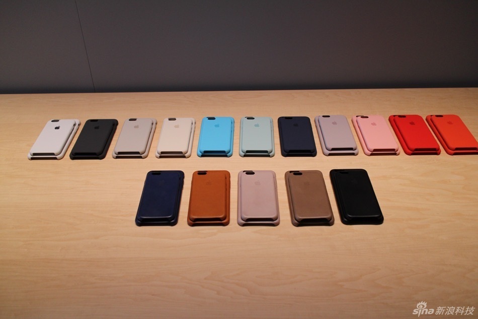 除手机产品外，此次苹果一口气还推出了二代Apple TV、iPad Pro在内的多款产品，下面我们就来看看本站编辑郭晓光从前方发来的多款产品现场实拍图。