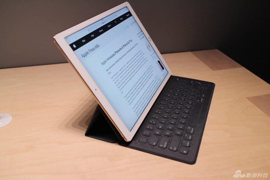 除手机产品外，此次苹果一口气还推出了二代Apple TV、iPad Pro在内的多款产品，下面我们就来看看本站编辑郭晓光从前方发来的多款产品现场实拍图。