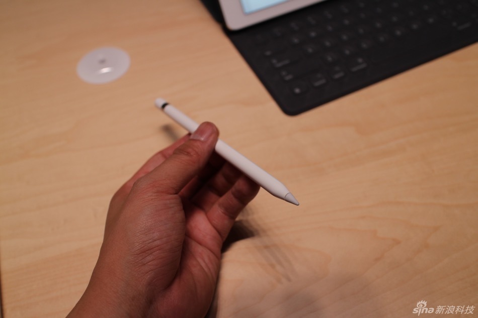 除手机产品外，此次苹果一口气还推出了二代Apple TV、iPad Pro在内的多款产品，下面我们就来看看本站编辑郭晓光从前方发来的多款产品现场实拍图。