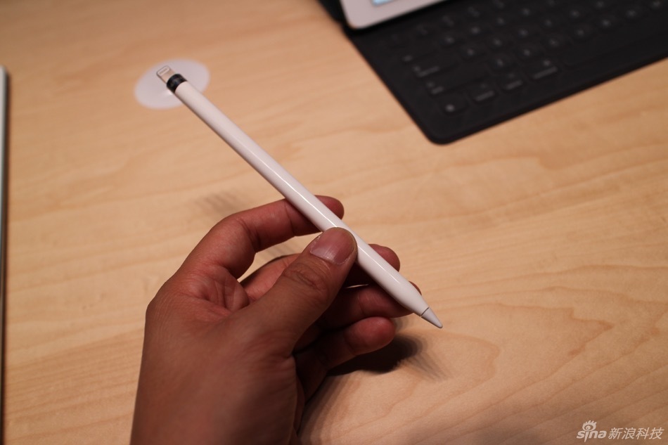 除手机产品外，此次苹果一口气还推出了二代Apple TV、iPad Pro在内的多款产品，下面我们就来看看本站编辑郭晓光从前方发来的多款产品现场实拍图。