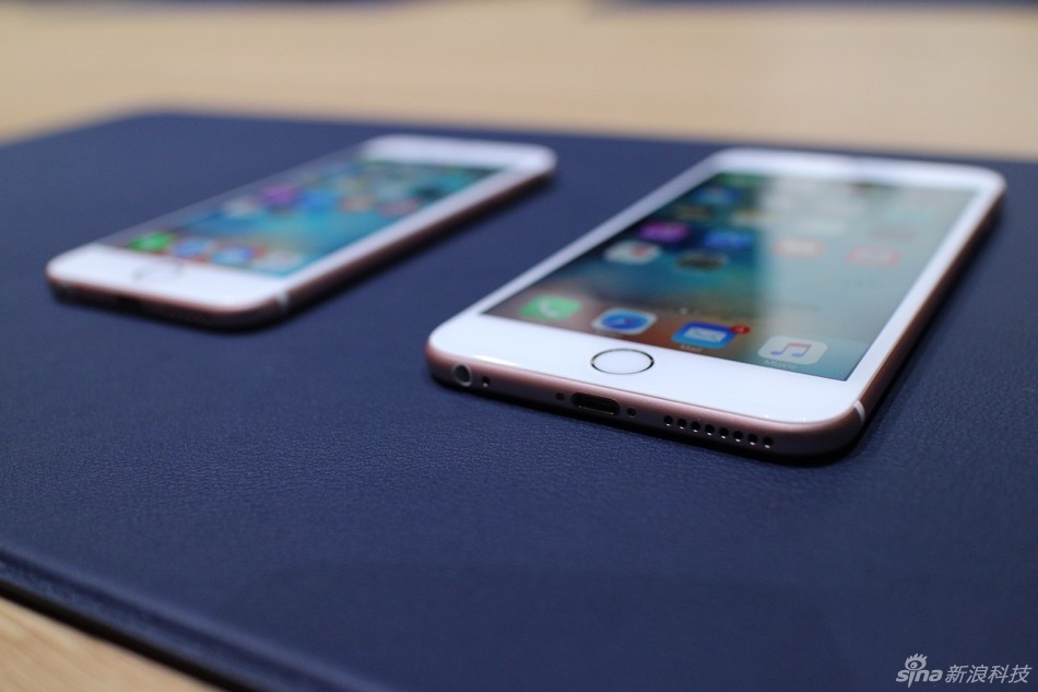 除手机产品外，此次苹果一口气还推出了二代Apple TV、iPad Pro在内的多款产品，下面我们就来看看本站编辑郭晓光从前方发来的多款产品现场实拍图。