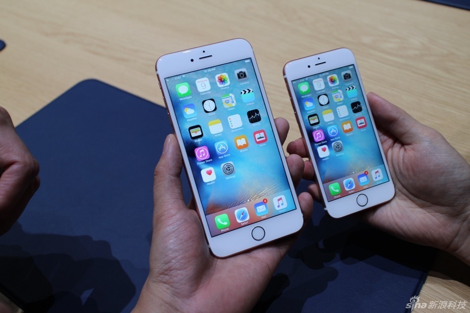 除手机产品外，此次苹果一口气还推出了二代Apple TV、iPad Pro在内的多款产品，下面我们就来看看本站编辑郭晓光从前方发来的多款产品现场实拍图。