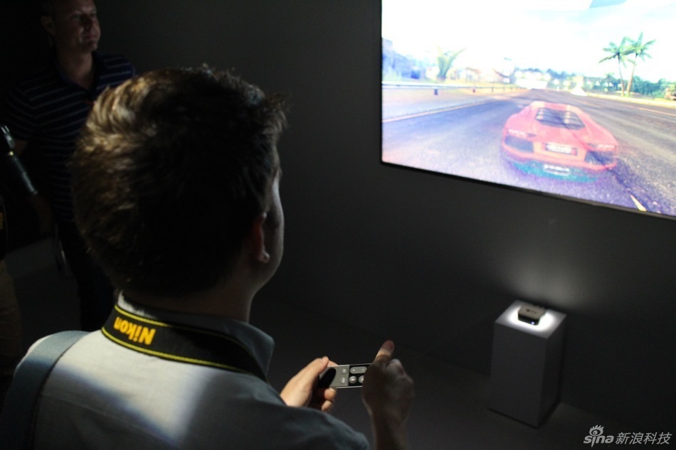 苹果推出新版Apple TV。拥有两个版本，32GB版本售价149美元，64GB售价199美元。无论如何，我们先近距离体验一下。