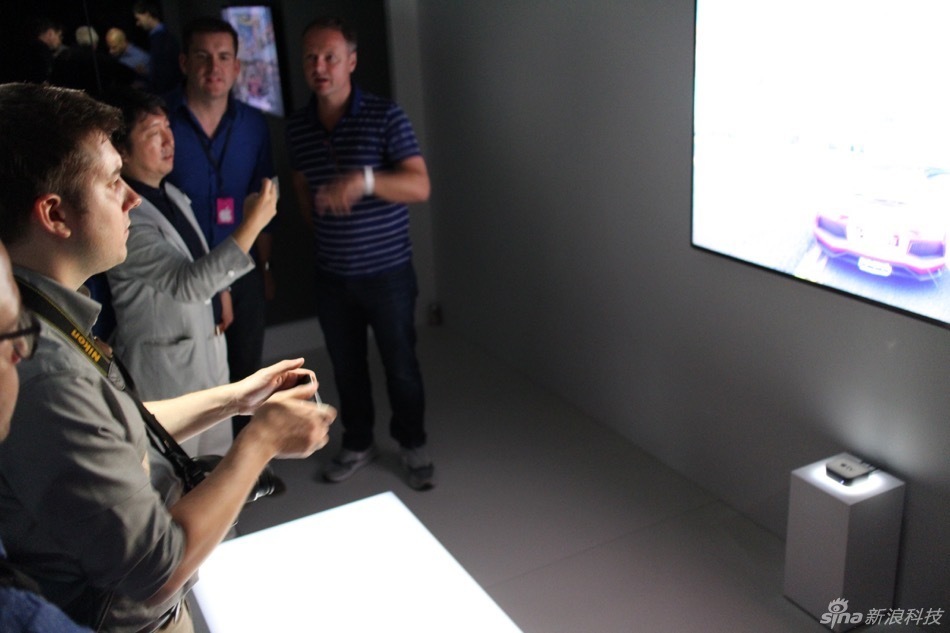 苹果推出新版Apple TV。拥有两个版本，32GB版本售价149美元，64GB售价199美元。无论如何，我们先近距离体验一下。