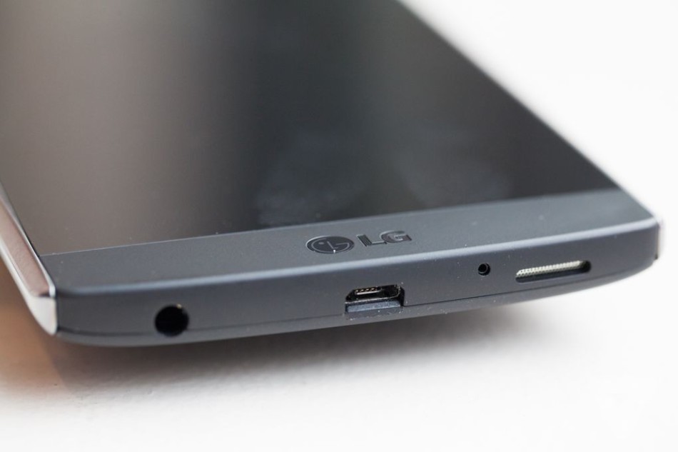 双前置摄像头双屏幕 LG新旗舰V10上手玩 - 科