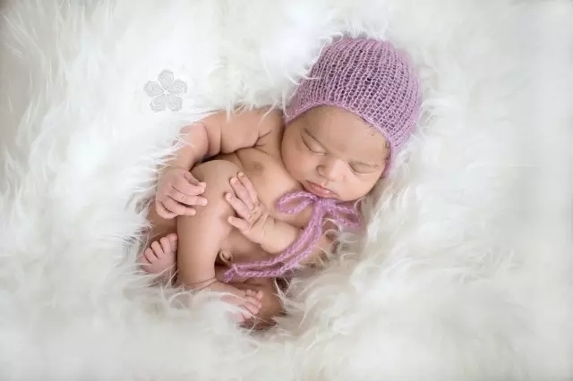 细心、耐心和镇定 婴儿摄影最重要的是拍摄心