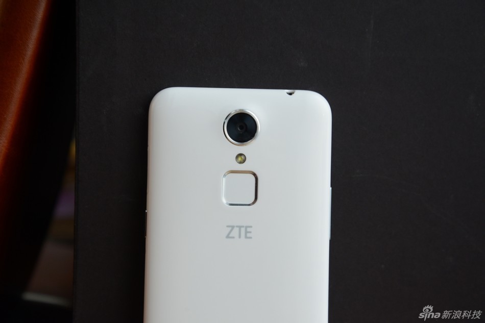 500元档指纹手机 中兴Blade A1图赏 - 科技前沿