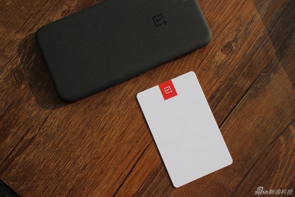 一加制造iPhone手机壳实拍 - 科技前沿 - 紫呜网