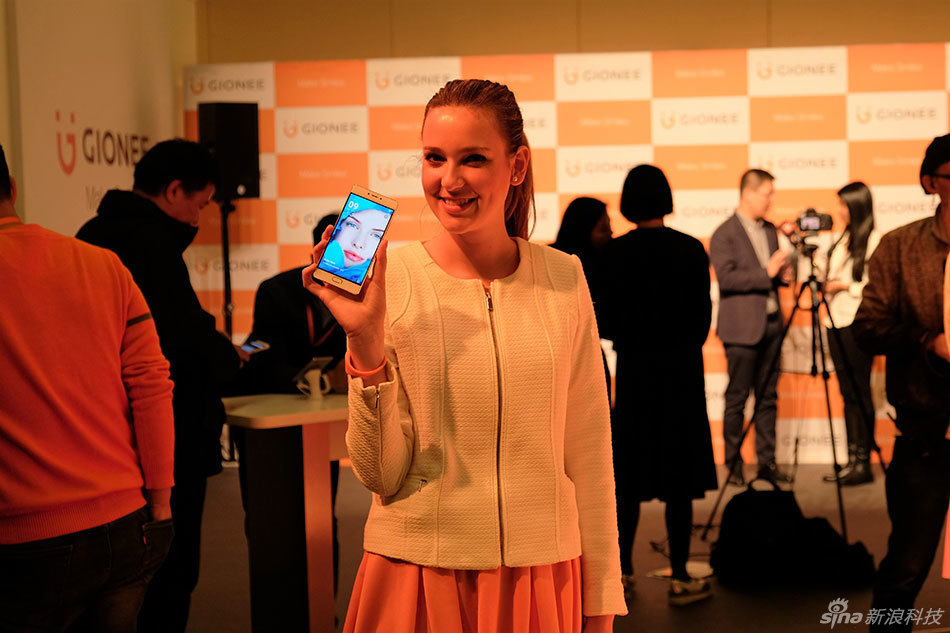 MWC 2016 Showgirl 妹子喂你吃棉花糖