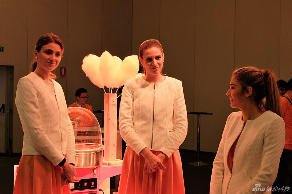 MWC 2016 Showgirl 妹子喂你吃棉花糖