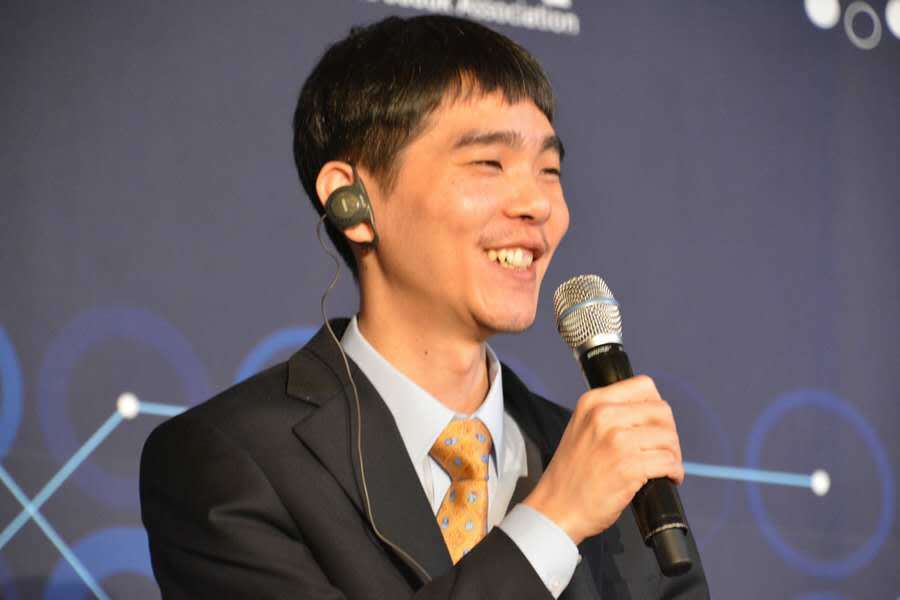 3月15日，谷歌AlphaGo与韩国棋手李世石的最后一场较量在首尔四季酒店展开。