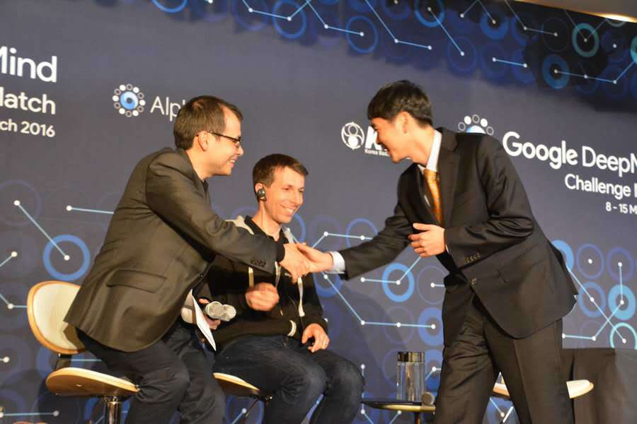 3月15日，谷歌AlphaGo与韩国棋手李世石的最后一场较量在首尔四季酒店展开。