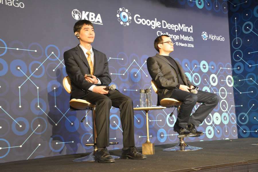 3月15日，谷歌AlphaGo与韩国棋手李世石的最后一场较量在首尔四季酒店展开。
