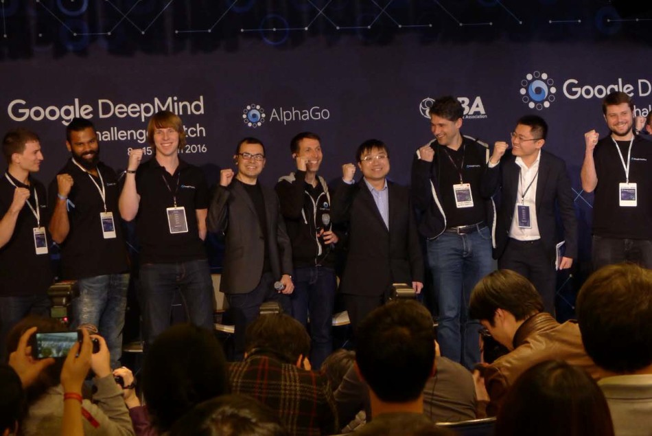 3月15日，谷歌AlphaGo与韩国棋手李世石的最后一场较量在首尔四季酒店展开。