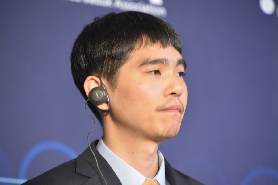 3月15日，谷歌AlphaGo与韩国棋手李世石的最后一场较量在首尔四季酒店展开。