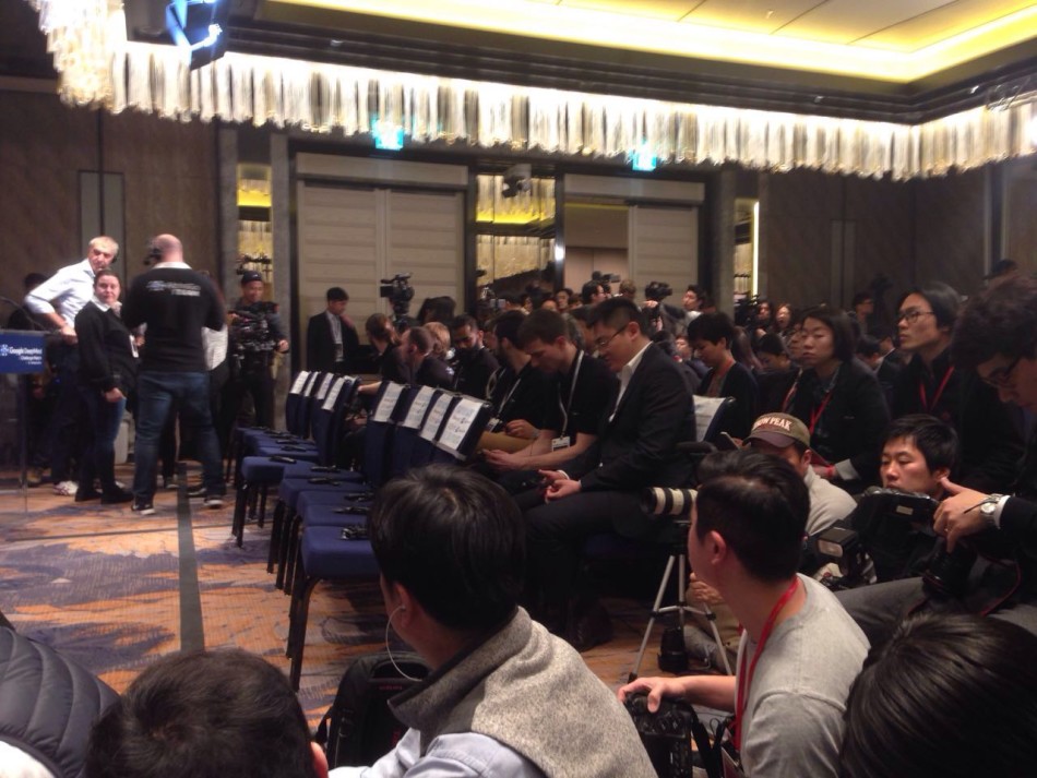 3月15日，谷歌AlphaGo与韩国棋手李世石的最后一场较量在首尔四季酒店展开。