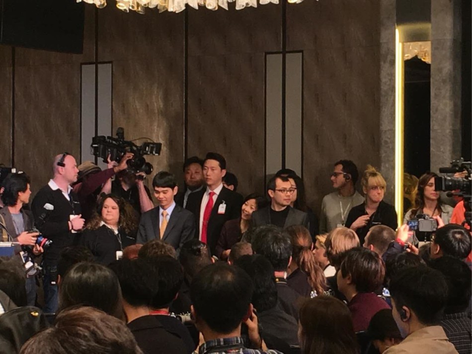 3月15日，谷歌AlphaGo与韩国棋手李世石的最后一场较量在首尔四季酒店展开。