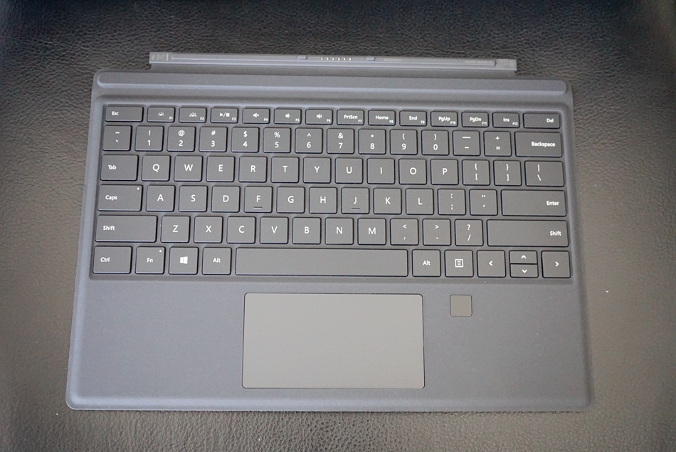 微软指纹识别键盘盖:Surface Pro3也可以Hello
