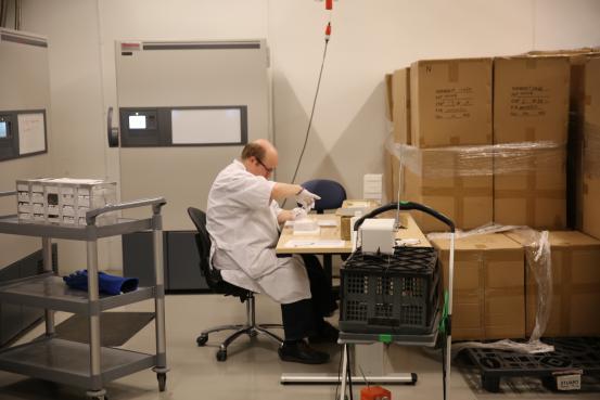 丹麦女孩_丹麦总人口多少