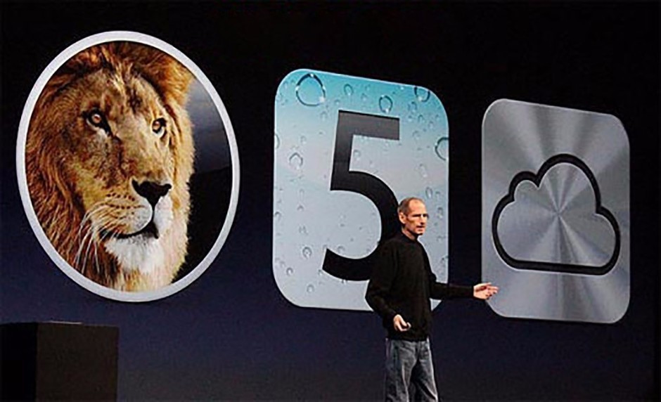 2011年，乔布斯最后一次登上演讲的舞台，发布了iCloud、OS X Lion 和 iOS 5，而在同年的8月24号他辞去了苹果CEO的职位，并在10月5日离开人世。