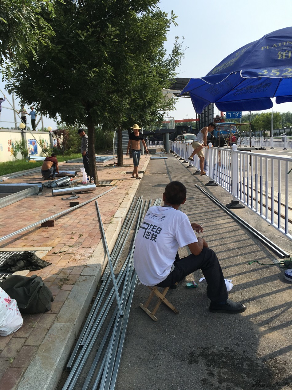 巴铁人口_陆地空客 将试运行 车体内上载人下行车