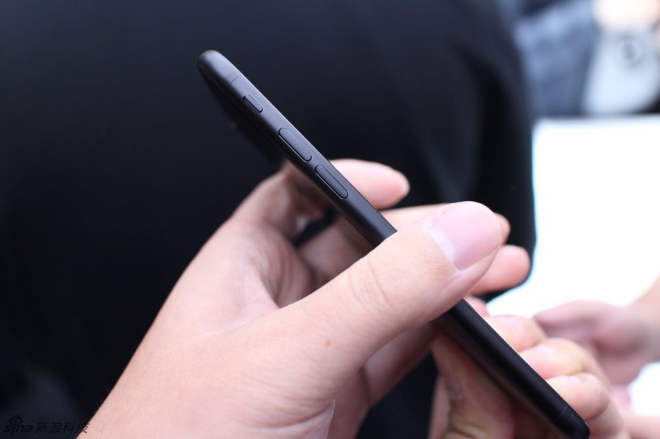 新浪科技前方记者第一时间上手iPhone 7