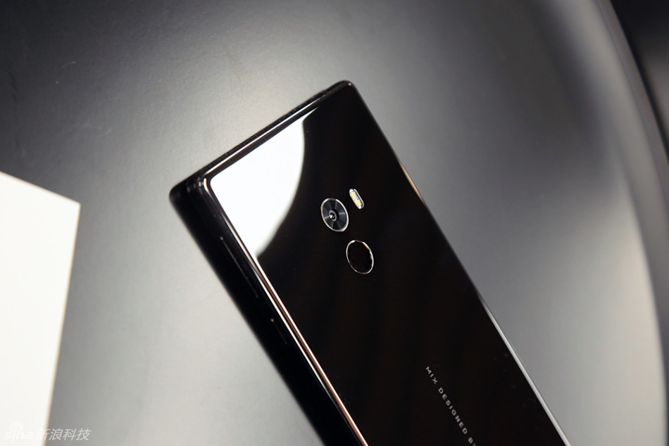全面屏与陶瓷机身之美 小米MIX概念手机图赏