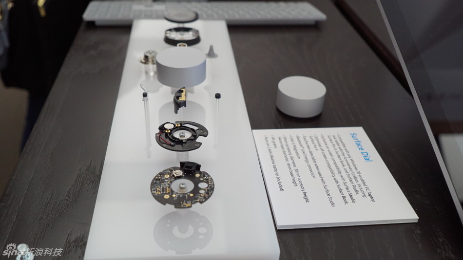 刚刚举办的微软新品发布会推出第一款专业一体机Surface Studio。