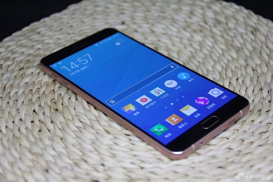 【A系列旗舰范儿 三星A9真机图赏】三星A9前