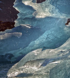 壮观冰川绝美景色：内部晶莹剔透如同梦幻