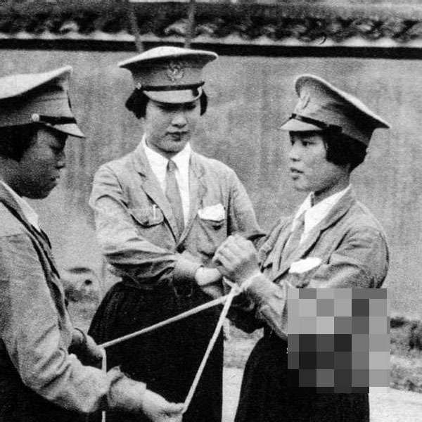 汪伪政权下的女警察