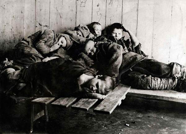 1921年苏联大饥荒及流浪儿童的惨状 - 历史记忆 - 紫呜网 - www.ziwuwu.com