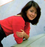 邓丽君劳军献吻大兵：吻士兵三天只洗半边脸