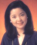 邓丽君劳军献吻大兵：吻士兵三天只洗半边脸