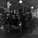 死亡笼罩下的民生：战后日本的黑市交易