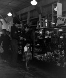 死亡笼罩下的民生：战后日本的黑市交易