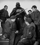 趣味瞬间：现代名人现身历史老照片