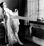 堪比恐怖片：上世纪女人如何美容