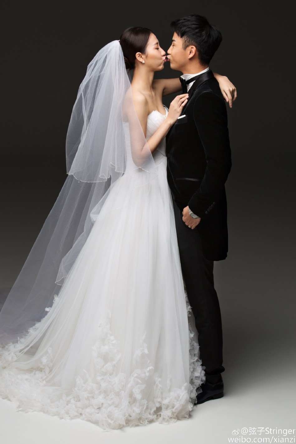 婚纱照片歌曲_动漫婚纱情侣头像(2)