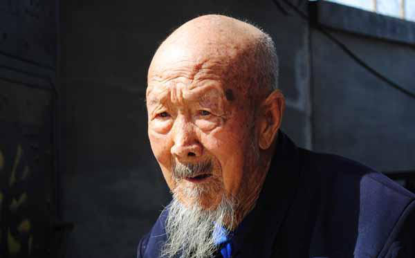 老年人口是指多少岁_陕西老龄人口超600万其中约三成老年人独居 铜川人占了多(2)
