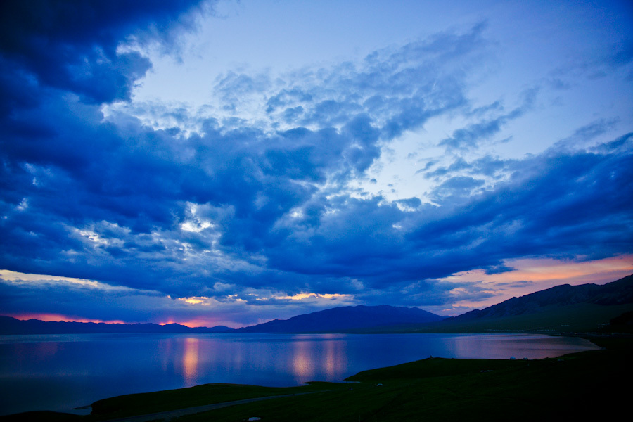 赛里木湖位于中国哪个位置 57328_91277_299184.jpg