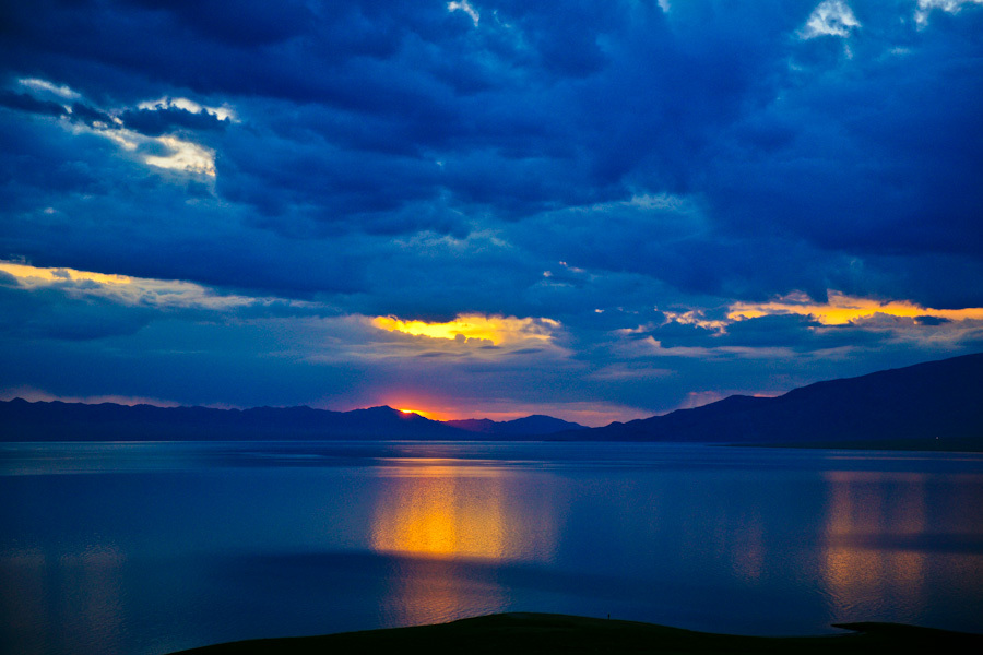 赛里木湖位于中国哪里 57328_91278_812792.jpg