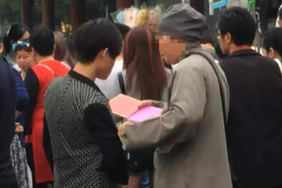 龙山县有多少人口_龙山县 扶贫易地搬迁工地国庆不休假(3)