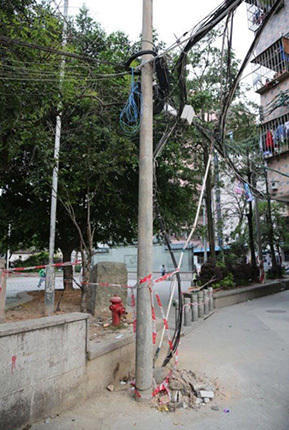  男童触路灯杆身亡 _路灯杆_路灯杆广告牌图片