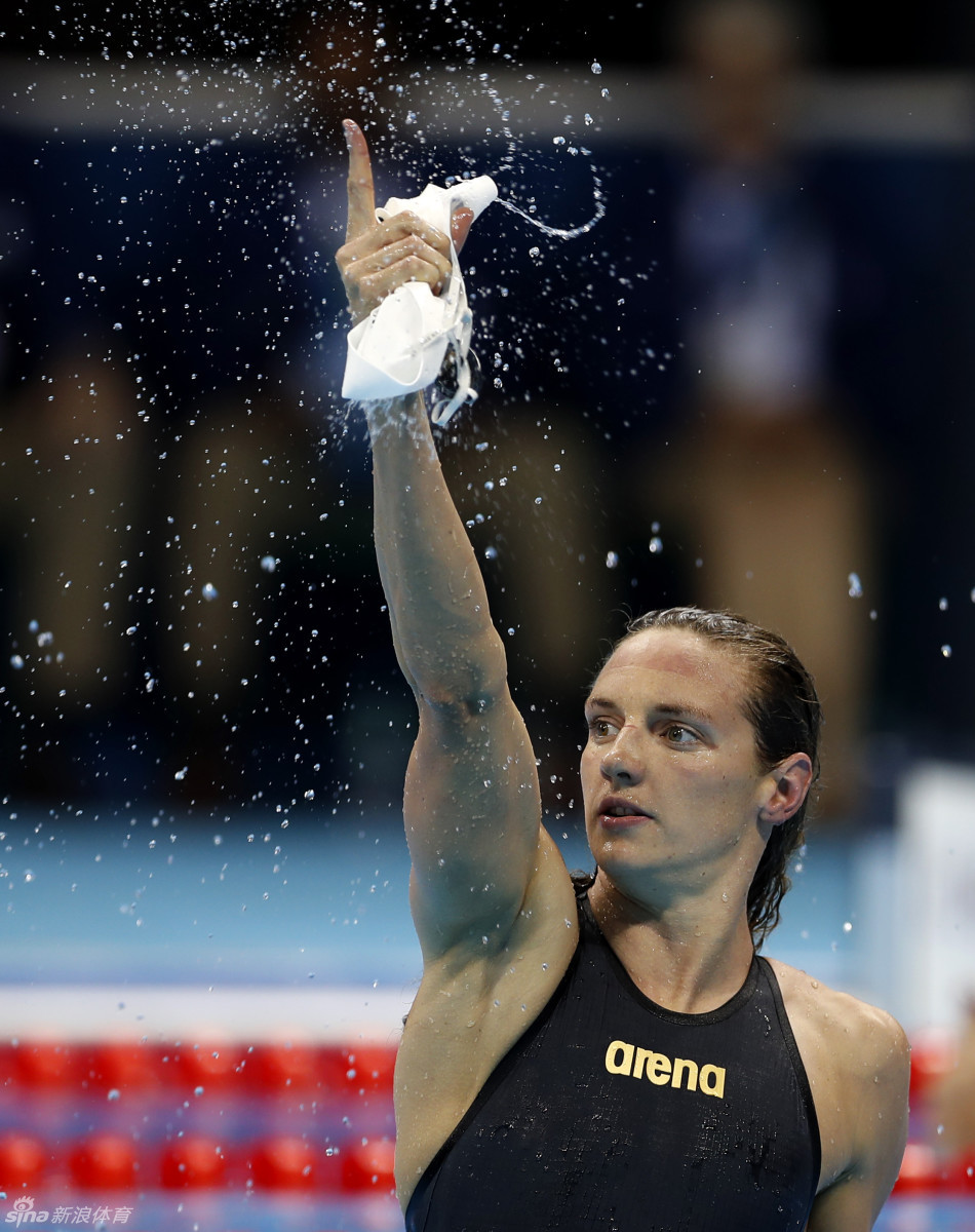 女子400米混霍斯祖打破世界纪录夺冠
