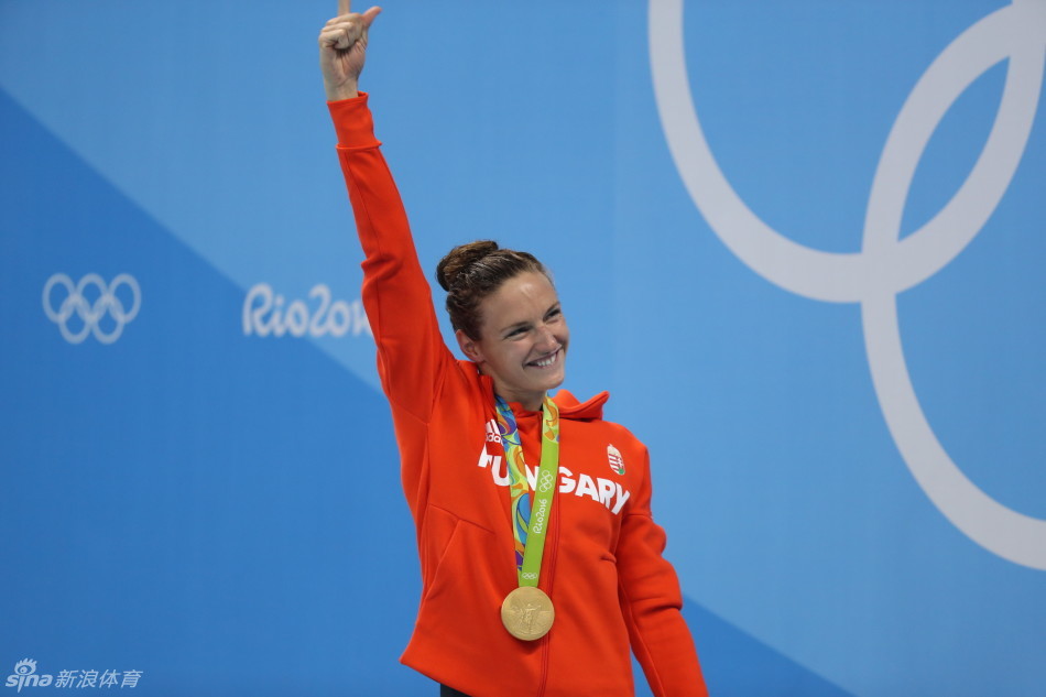 女子400米混霍斯祖打破世界纪录夺冠