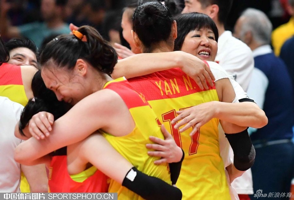 里约奥运会女排决赛,中国女排3-1战胜塞尔维亚