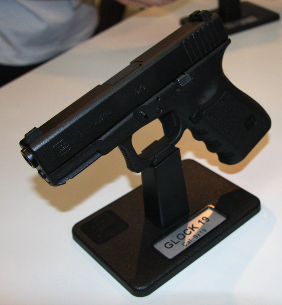 格洛克19式手枪是17式的袖珍型